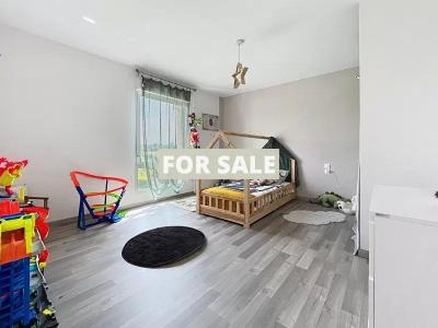 Detached Country House with Swimming Pool and Landscaped Garden