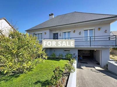 Detached House with Garden in Coastal Resort