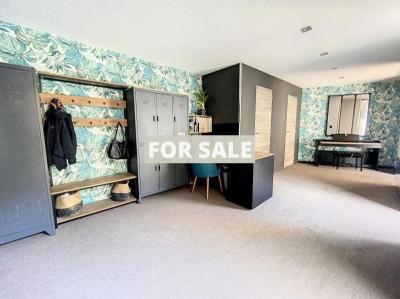 Town House in Coastal Resort Location