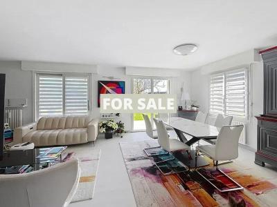 Detached Coastal House with Landscaped Garden