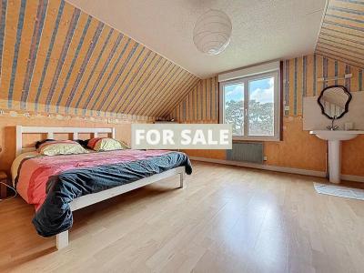 Detached House with Garden by the Coast