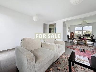 Detached House with Garden by the Coast