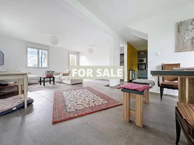 Detached House with Garden by the Coast