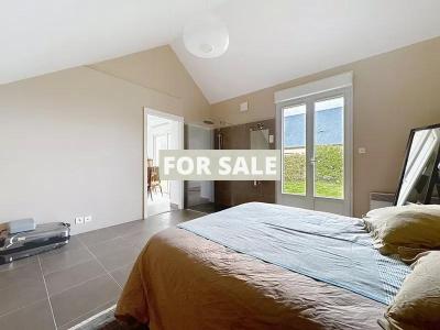 Detached House with Garden by the Coast