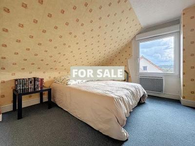 Detached House with Garden by the Coast