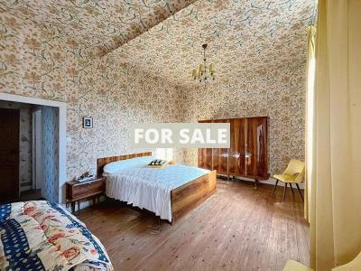 Former Farm Complex with Huge Potential