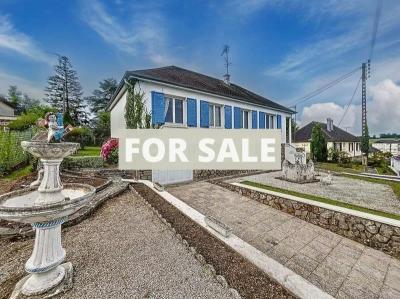 Detached House with Landscaped Garden