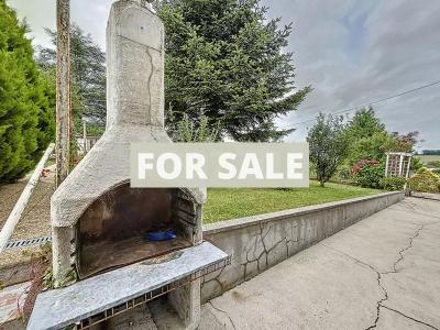 Detached House with Landscaped Garden