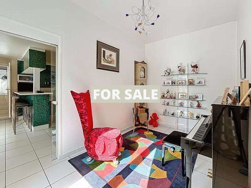 Beautiful House with Swimming Pool