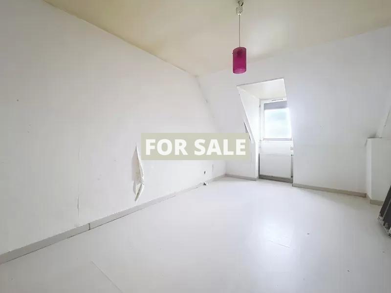 Detached House with Landscaped Garden