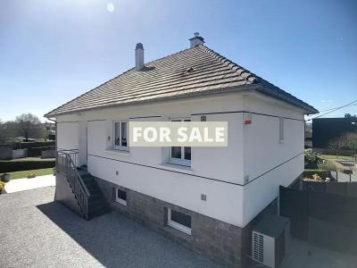 Detached House with Landscaped Garden