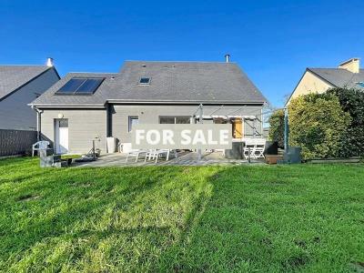 Detached House with Garden by the Coast