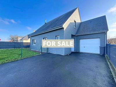 Detached House with Garden by the Coast