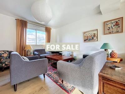 Detached House with Garden by the Coast