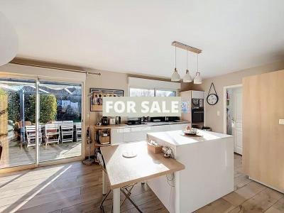 Detached House with Garden by the Coast