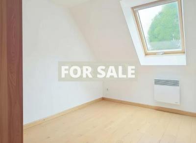 Modern Detached House with Garden