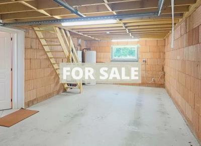 Modern Detached House with Garden