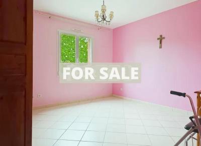 Modern Detached House with Garden