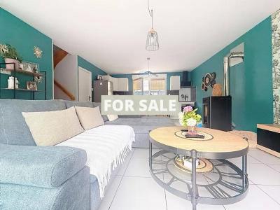 Delightful Wooden Clad Property in Coastal Resort