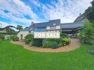 Contemporary Detached House in Coastal Location