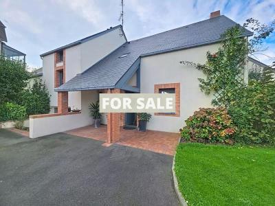 Contemporary Detached House in Coastal Location