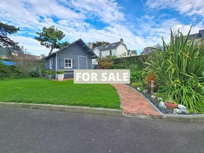Contemporary Detached House in Coastal Location