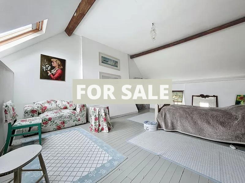 Large Detached House with Lovely Garden