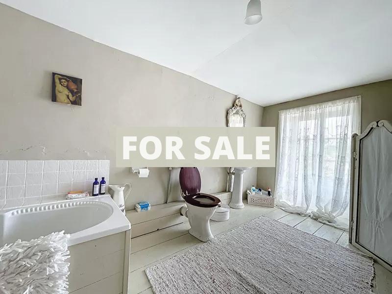 Large Detached House with Lovely Garden