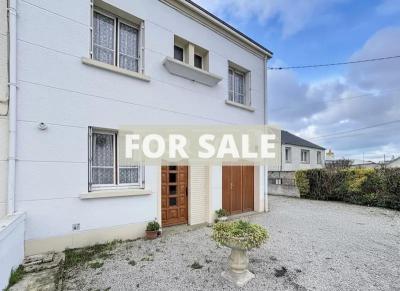 Traditional House with Garden