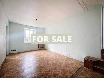Detached Country House To Renovate Further
