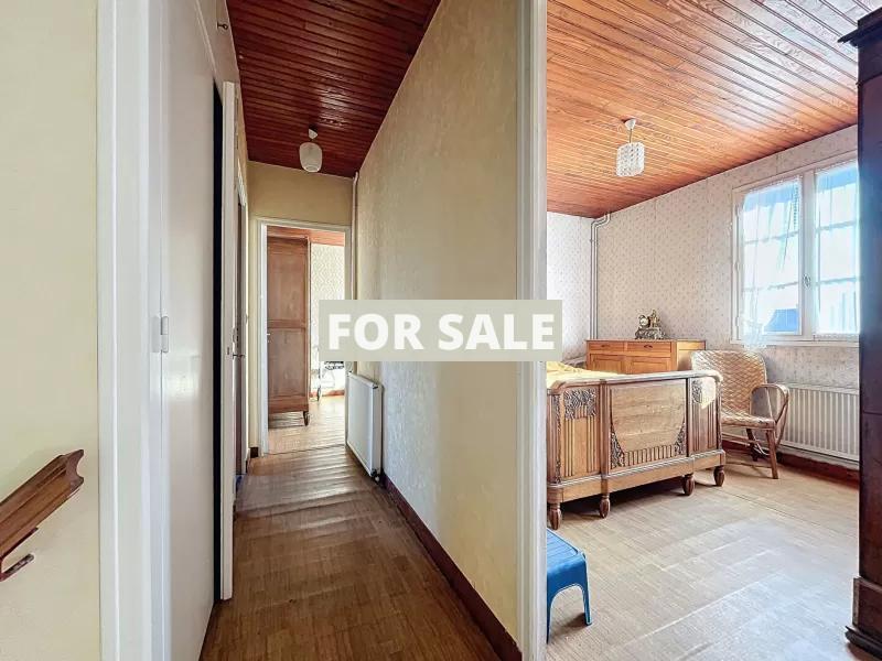 Detached House with Outbuilding by the Coast