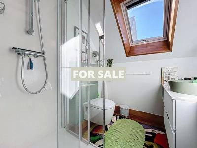 Contemporary House in Coastal Location