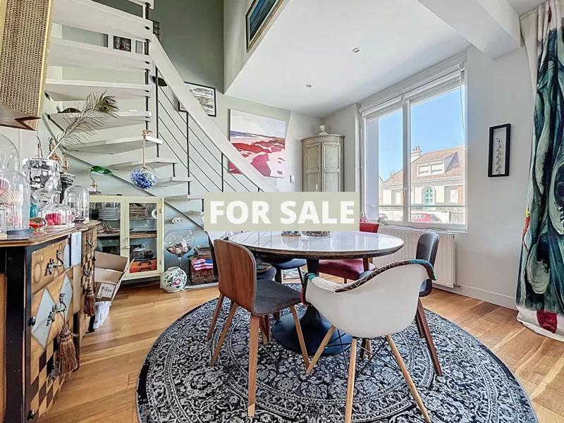 Contemporary House in Coastal Location