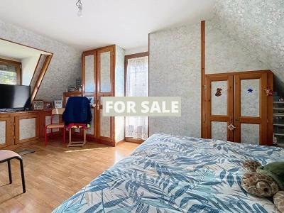 Detached House with Garden and Open Views