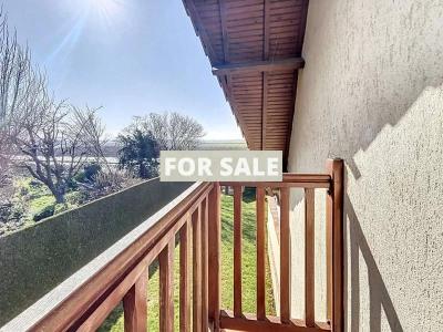 Detached House with Garden and Open Views