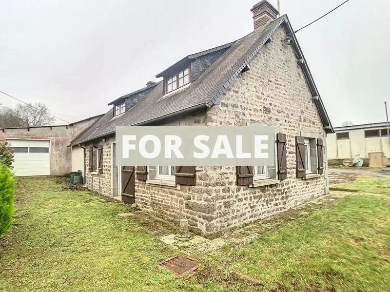 Detached House with Garden and Large Outbuilding