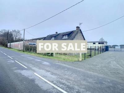 Detached House with Garden and Large Outbuilding