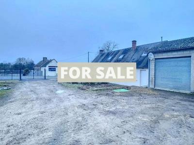 Detached House with Garden and Large Outbuilding