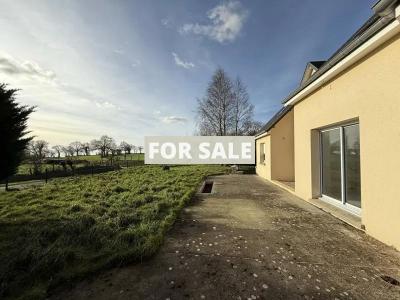 Detached House with Garden by the Coast