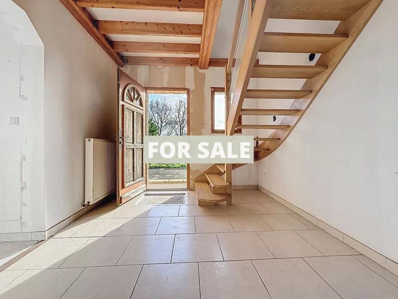 Detached House with Garden by the Coast