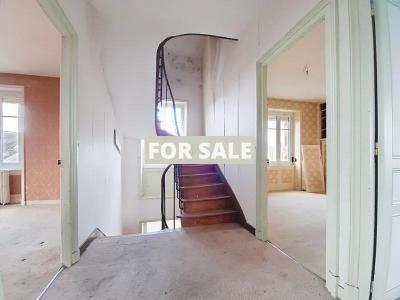 Detached House with Garden