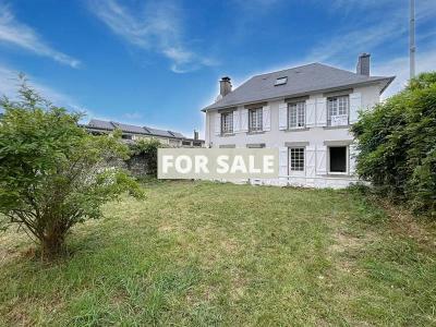 Detached House with Garden