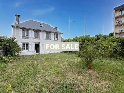 Detached House with Garden