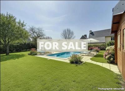Detached Villa with Swimming Pool by the Coast