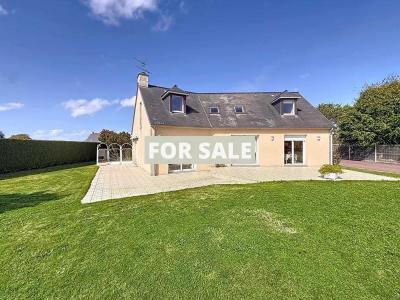 Detached House with Garden Not Far from the Coast