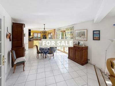 Detached House with Garden Not Far from the Coast