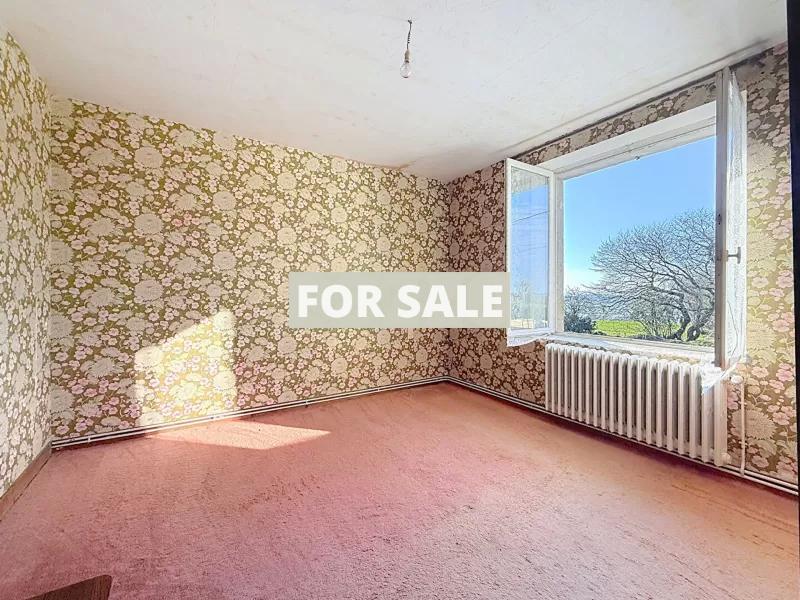 Detached Country House with Outbuildings and Open Views