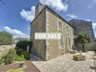 Traditional House with Garden