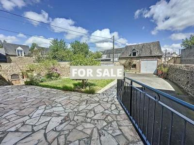 Traditional House with Garden