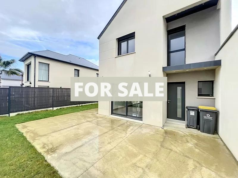 New Build Detached House with Garden